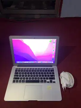 Laptop Macbook air 
Istimewa istimewa 2017 13inc