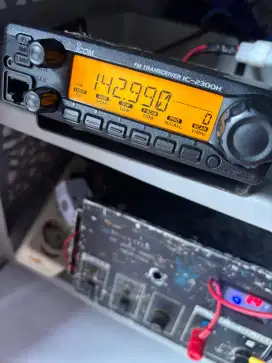 Radio rig Ic icom 2300