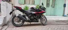 Di jual santai CBR 150 R tahun 2022 bpkb dan stnk lengkap
