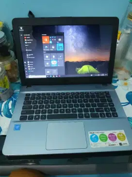 Laptop Asus X441N Ram 4gb/500gb  .batre awet. Siap pakai