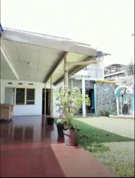 Rumah Belanda plus kostan aktif di Cipunagara bandung