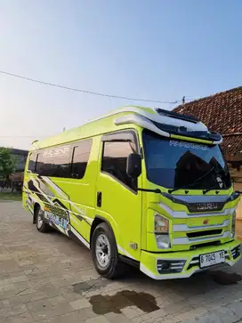 Sewa Mobil ELF Harian & Bulanan – Nyaman, Luas, dan Terjangkau!