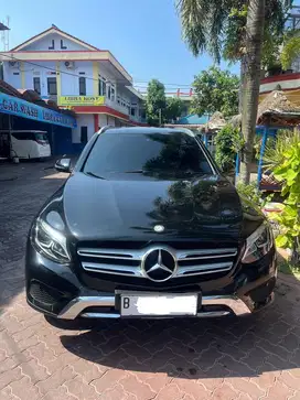 DIJUAL CEPAT! MERCY GLC 250 4MATIC 2017 BLACK ON BLACK