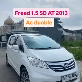 Freed 1.5 SD matik 2013