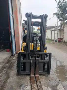 Forklift CAT 3 ton tahun 2013