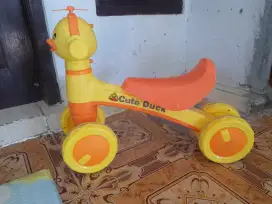 Sepeda balancing bike anak usia 1 sampai 3 tahun