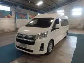 TOYOTA HI ACE 22.8 PREMIO DSL MANUAL 2023 \\ PMK 2024