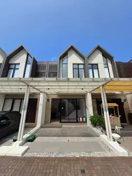 Termurah Disewakan Rumah Pik2 4.5X12.5 2 Lantai Unit Baru Ready