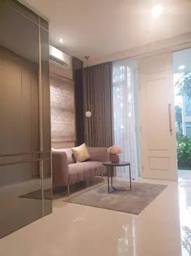 CA320 Dijual Rumah 2 LT Mewah Full Furnish Murah SHM di Pakuwon City