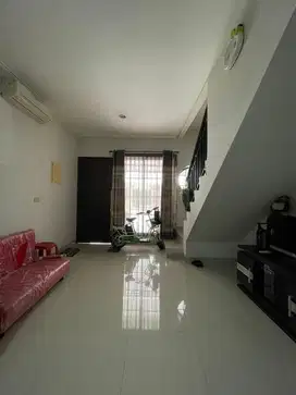 DI SEWAKAN RUMAH FULL FURNISHED 4X12 GREEN LAKE CITY