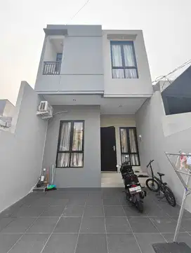 RUMAH MINIMALIS 2LT KOMPLEK GADING PUTIH