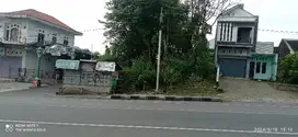 TANAH PINGIR JALAN RAYA SOLO KOTA