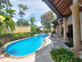Luxury 1 & 2 Bedroom Villas with Sharing Pool at Sanur