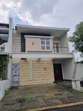 Disewakan Rumah Royal Residence Wiyung Modern Minimalis