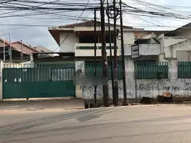 Rumah Luas Hitung Tanah di Kebon Raya Duri Kepa Akses Jalan Utama