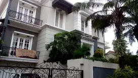 Dijual rumah kembar 2 in 1 siap huni di cempaka putih jakarta pusat