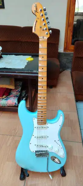 Gitar fender yngwi