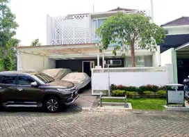 Rumah mewah diap huni di Golf Araya bonus perabotan