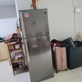 KULKAS 2 PINTU Merk Sharp