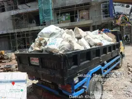 Jasa buang puing dan buang sampah