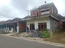 Rumah Murah Dua Lantai di Raya Kenongo Wagir Malang