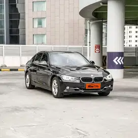 W 320i SPORT WAENA HITAM TAHUN 2015