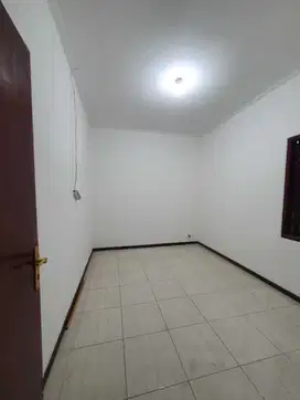 Disewakan Rumah Terawat Siap Huni di Taman Kopo Indah (TKI) 3