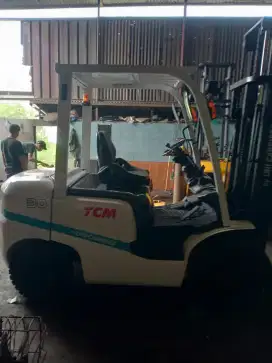 Forklift TCM 3 Ton,Matic,Tiang 3 Meter,Mesin Isuzu C240,Tahun 2017