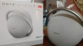 Onyx studio7 harman kardon