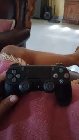 PLAYSTATION 4 PRO 1 TB