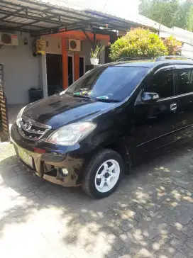 Daihatsu Xenia 2011