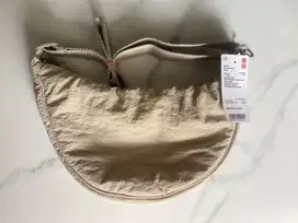 TAS SELEMPANG /BAHU UNIQLO