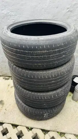 Dijual ban mobil bekas