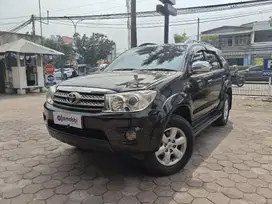 Pajak Panjang TDP 9JT Toyota Fortuner 2.7 G Bensin-AT 2011 Hitam