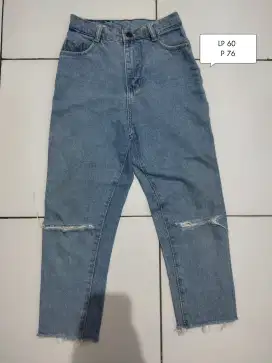 Celana anak tanggung