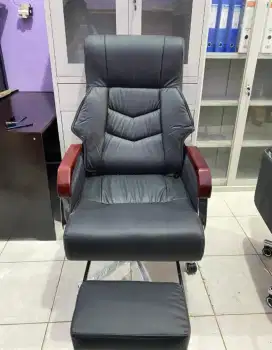Kursi Direktur Jumbo