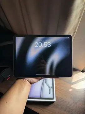 ipad air 6 M2 128gb wifi only ibox