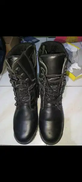 Sepatu pdl belum di pakai masih ada dus nya