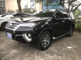 Pajak Panjang TDP 20JT Toyota Fortuner 2.4 VRZ Solar-AT 2020 Hitam