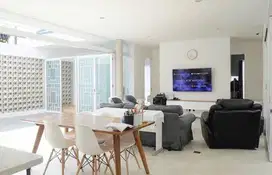 Rumah Luxury di area Buahbatu garasi 14 mobil Lokasi favorit dkt TOL