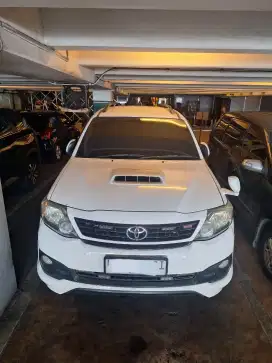 Fortuner  VNT TRD 2013 Putih Record