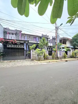 TURUN HARGA Rumah Second Kokoh Terawat Di Pondok Kelapa Jakarta Timur.