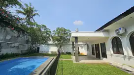 BEAUTIFUL SERENE HOUSE KEMANG WITH BIG GARDEN & POOL