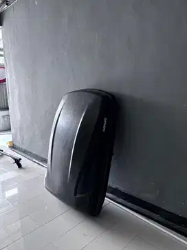 Roofbox 250 liter bahan abs merk Whale