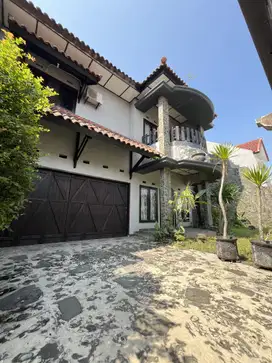 Rumah Antik Araya Blok Depan Kota Malang