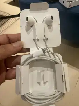 Like New 100% ori earphone Iphone