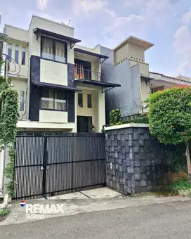 DIJUAL RUMAH DESAIN MINIMALIS MODERN 2,5 LANTAI DI BELAKANG MALL CITOS