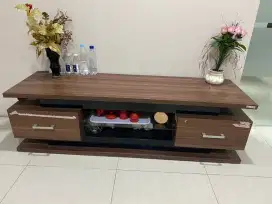 Meja tv ruang tamu