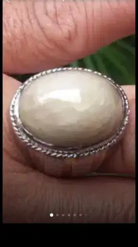 Jual Batu Cincin Permata Light Yellowish-Creamy Sapphire
