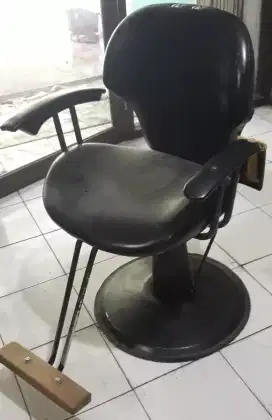 Di Jual Perlengkapan Usaha ex Barber / salon
